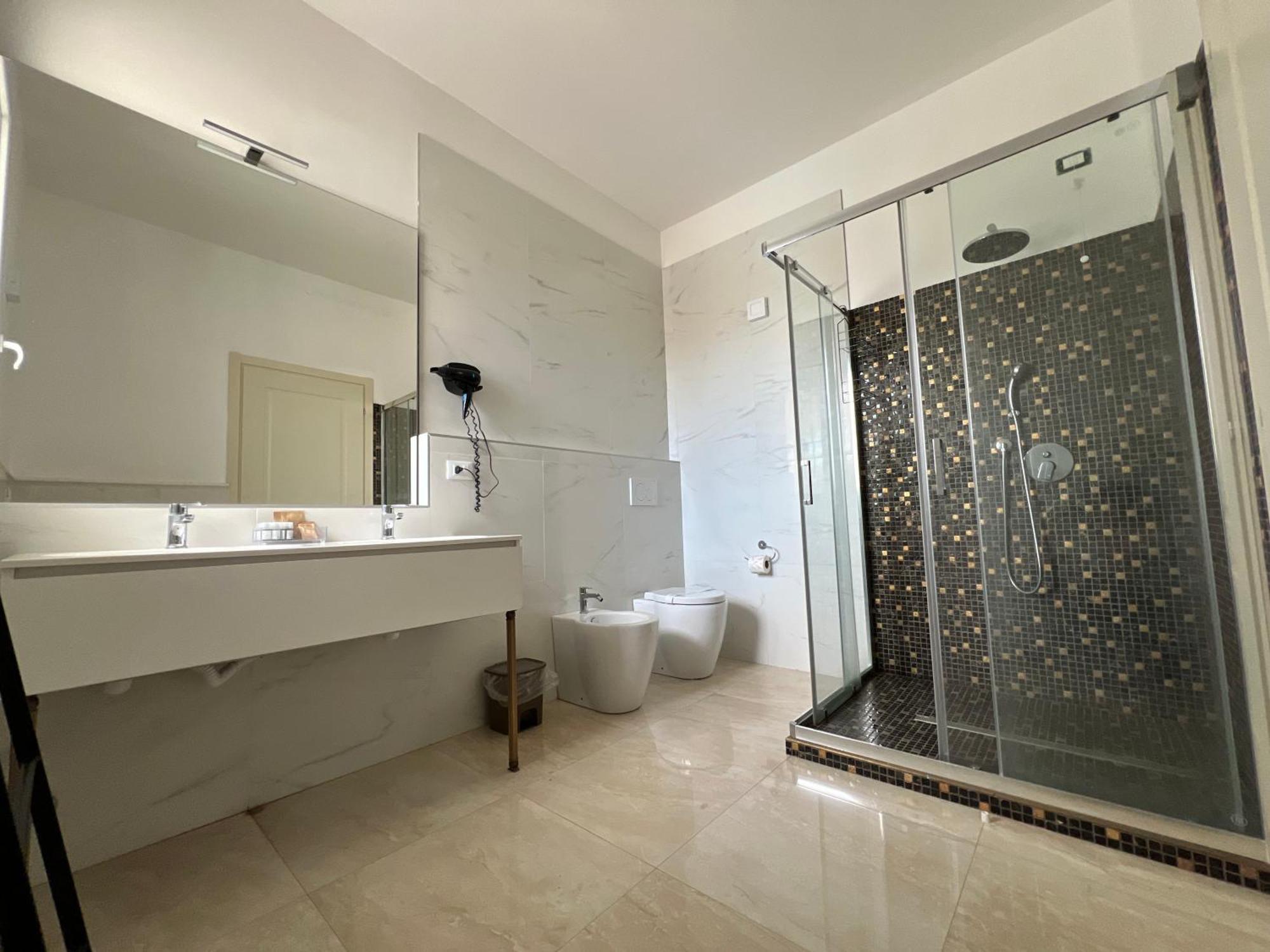 Dubaibeachotel Llido Degli Estensi