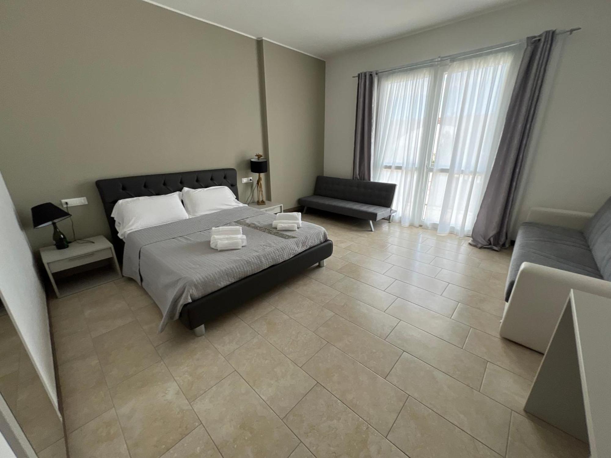 Dubaibeachotel Hotel *